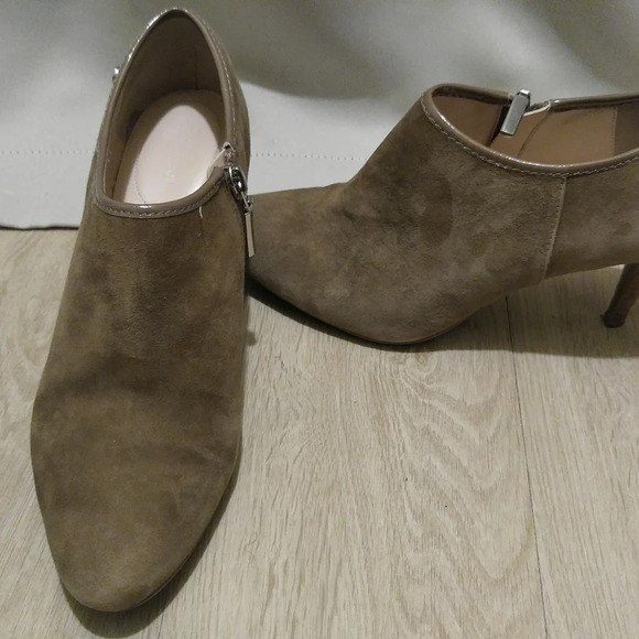 Calvin Klein Jenny Tan Suede Leather Ankle Boots - Picture 2 of 8